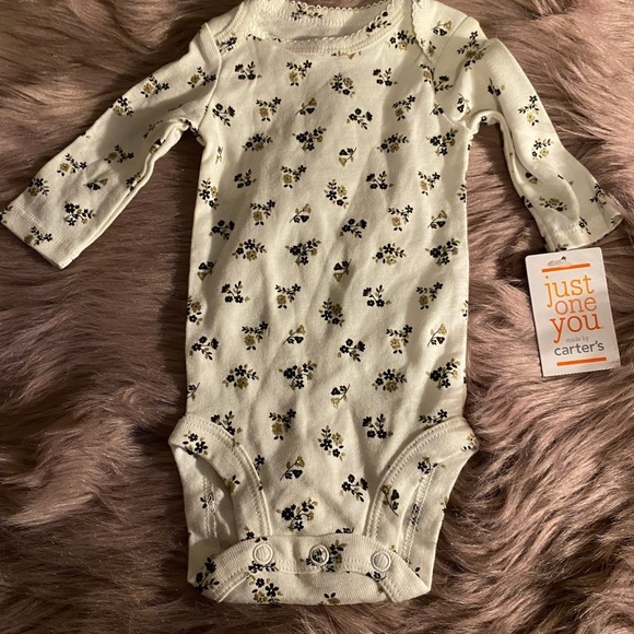 Carter's Other - 5/$25 Carters onesie size newborn